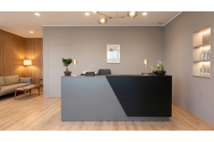 Reception Desks: A Complete Guide to Choosing the Right One for Professional Spaces