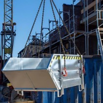 Tipping skips for forklifts