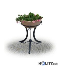 round-planter-with-terracotta-pot-h28750
