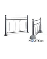 porta-bici-verticale-con-supporti-in-cemento-h19140