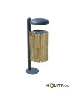 Outdoor wooden litter bin with roof h287_392