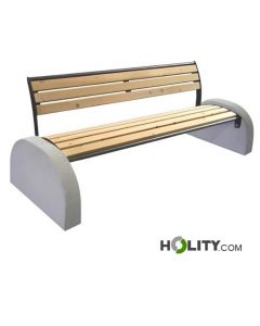 Bench with pine slats and flaps in concrete 